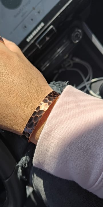 "Ho acquistato due braccialetti usufruendo dello sconto extra. Sono piaciuti molto anche a mio marito"
